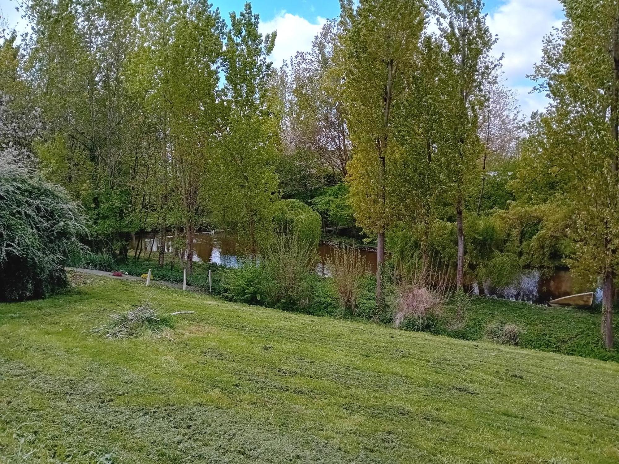 Maison Au Coeur De La Nature Cerisy-la-Foret Ngoại thất bức ảnh